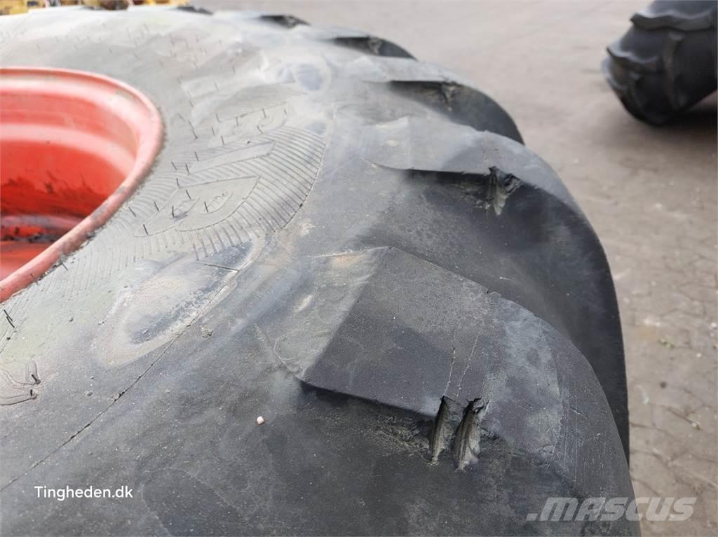  32 1050/50R32 Gumiabroncsok, kerekek és felnik
