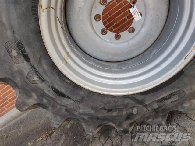  32 800/65R32 Gumiabroncsok, kerekek és felnik