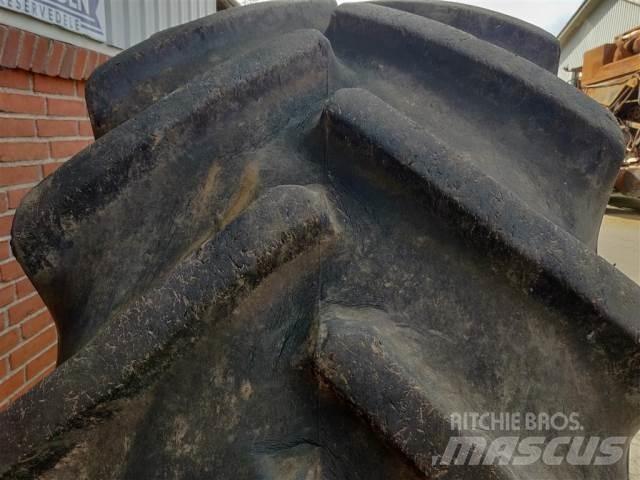  32 800/65R32 Gumiabroncsok, kerekek és felnik