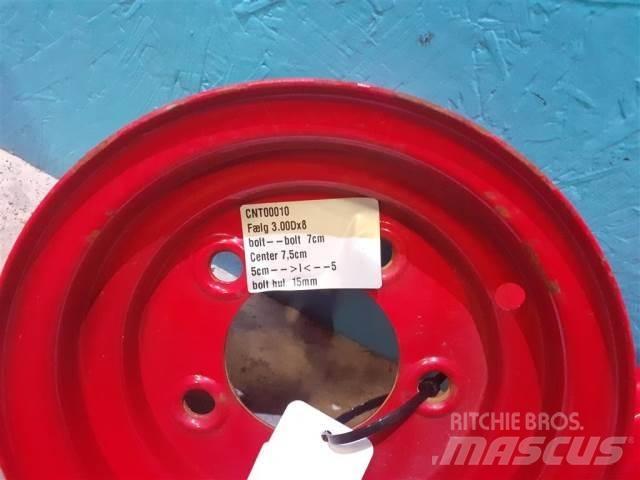  8 3.00Dx8 Gumiabroncsok, kerekek és felnik
