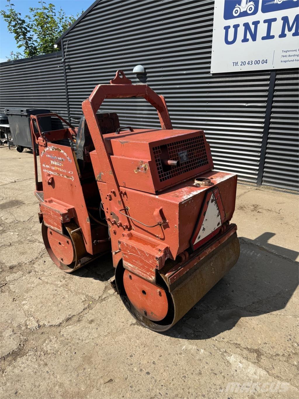 Bomag BW90 Ikerdobos hengerek