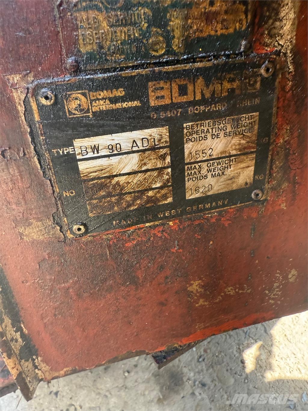 Bomag BW90 Ikerdobos hengerek