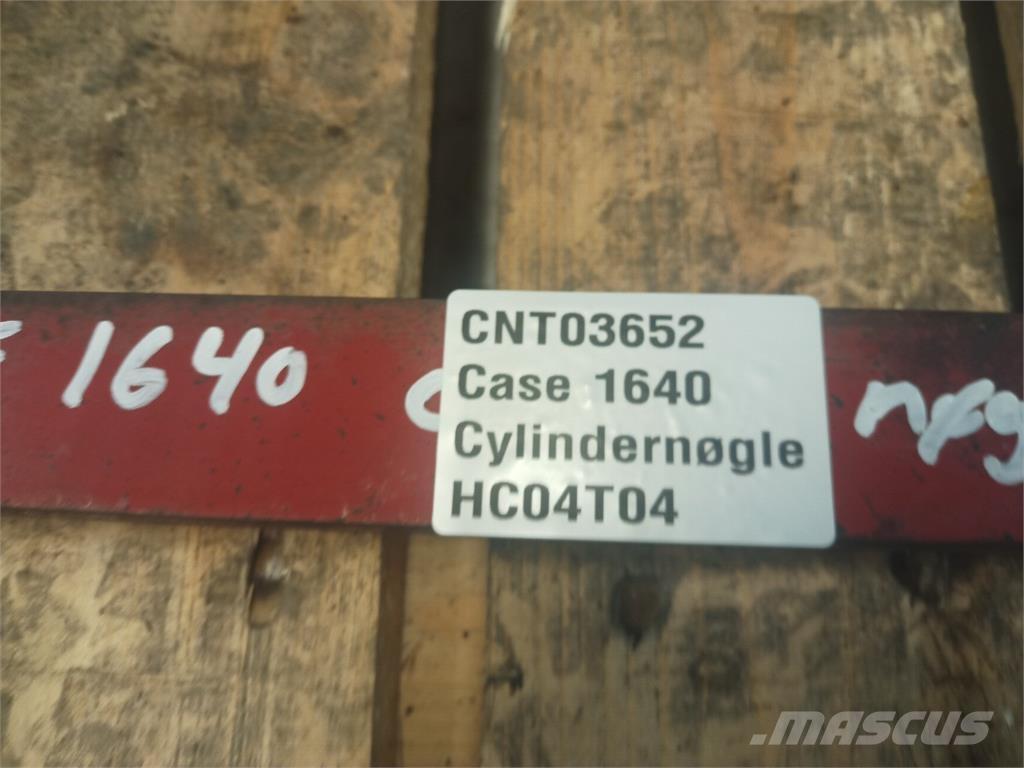 CASE 1640 Kombájn tartozékok