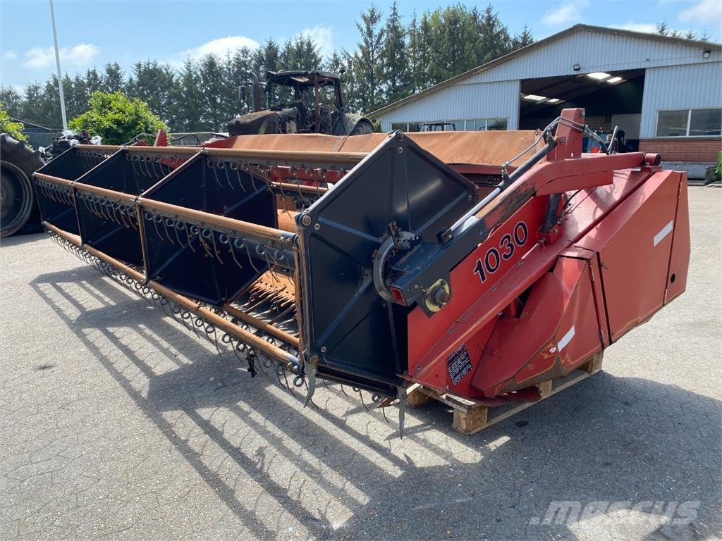 CASE 1640 Kombájn tartozékok