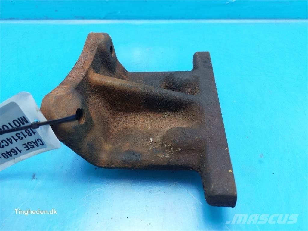 CASE 1640 Motorok