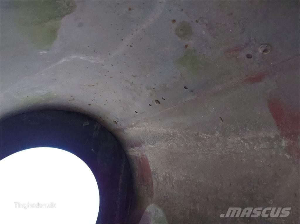 CASE 1660 Homok és Sószórók