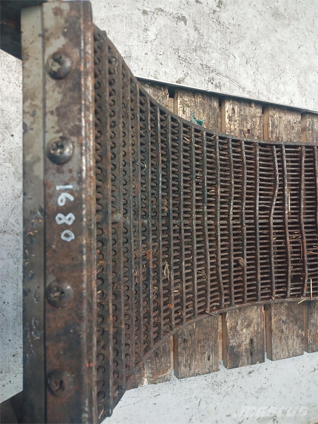 CASE 1680 Kombájn tartozékok