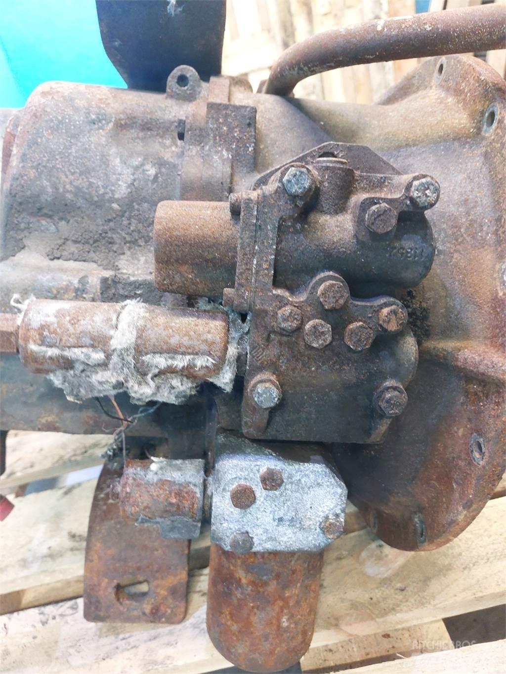 CASE 580 SLE Váltók