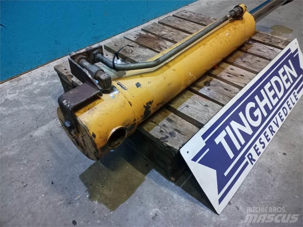 CASE 595 Gémek és dipperek