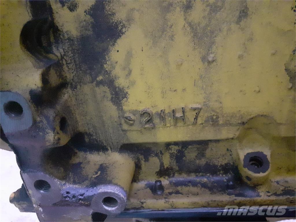 CASE 6T-590 CDC Motorok