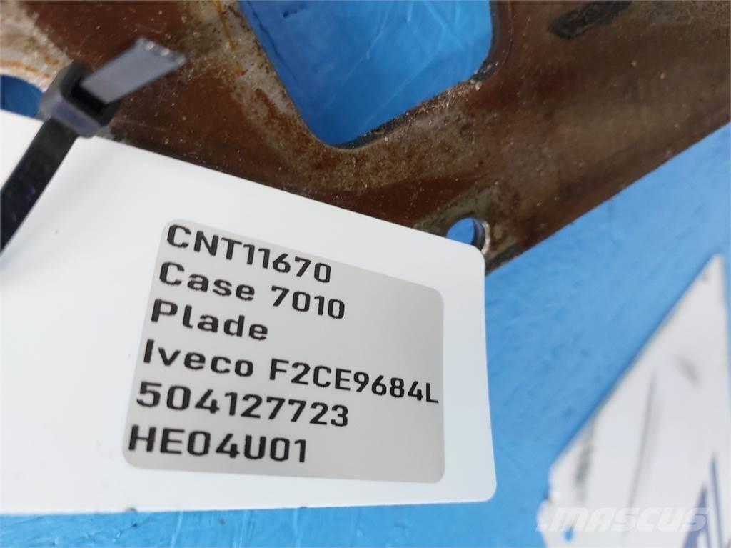 CASE 7010 Motorok
