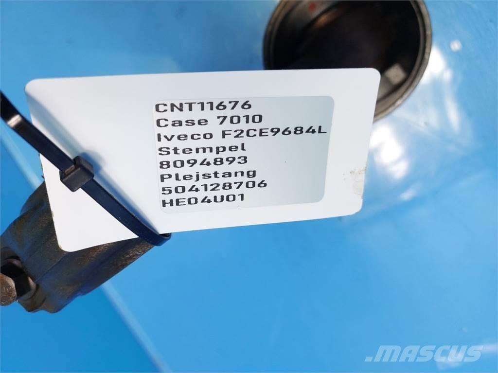 CASE 7010 Motorok
