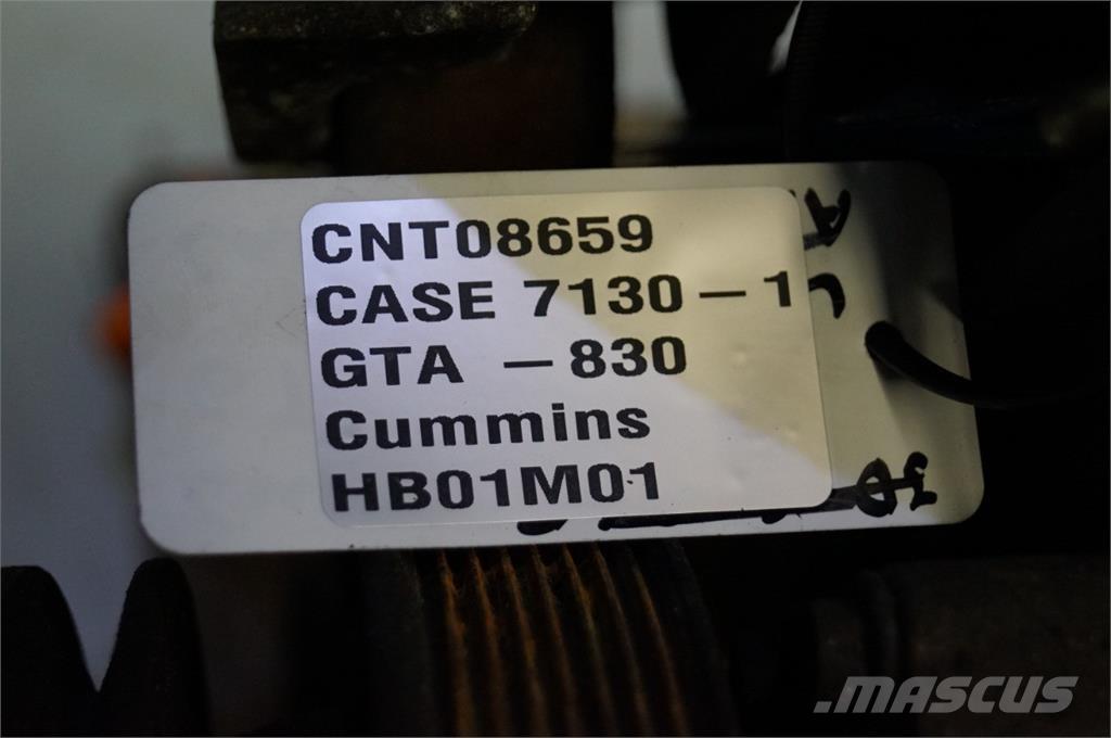 CASE 7130 Motorok