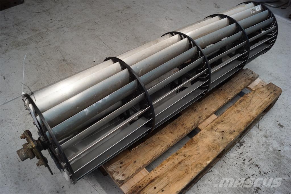 CASE 8010 Homok és Sószórók