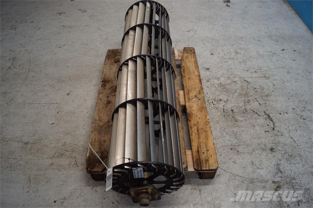 CASE 8010 Homok és Sószórók