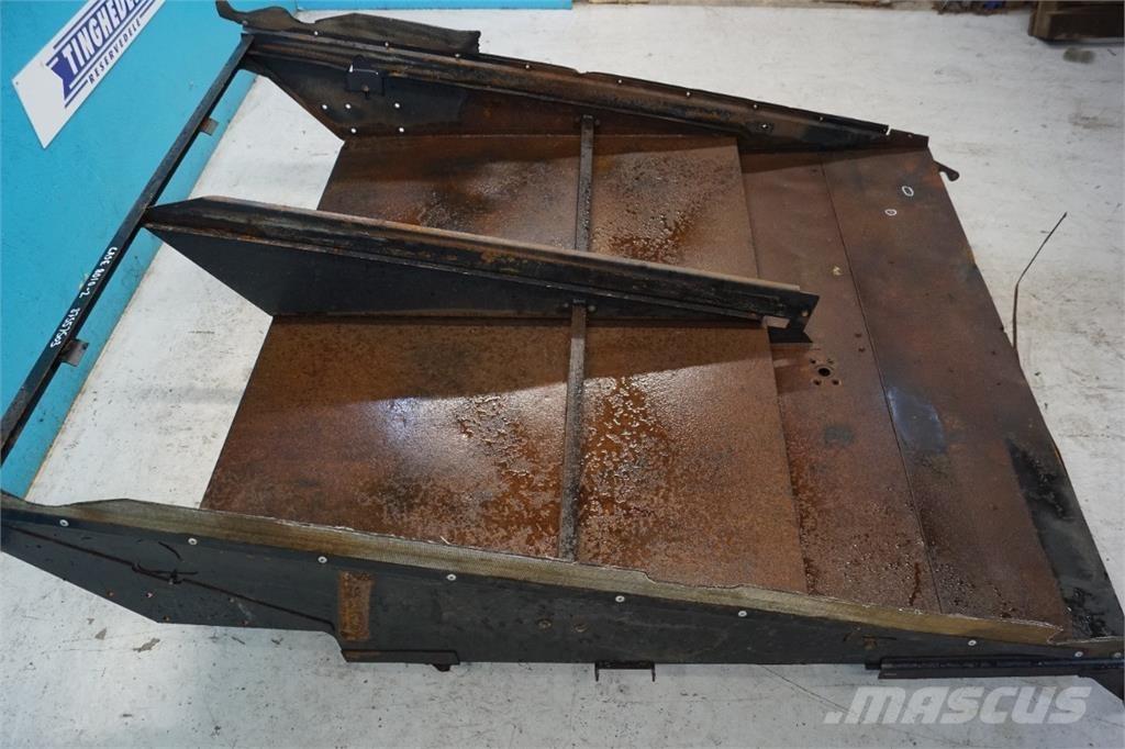 CASE 8010 Homok és Sószórók