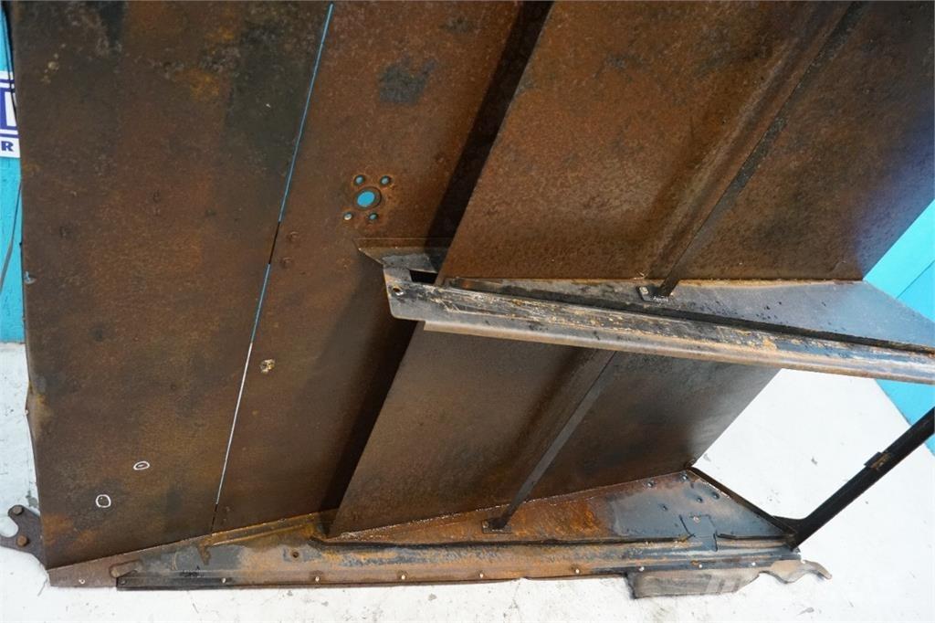 CASE 8010 Homok és Sószórók