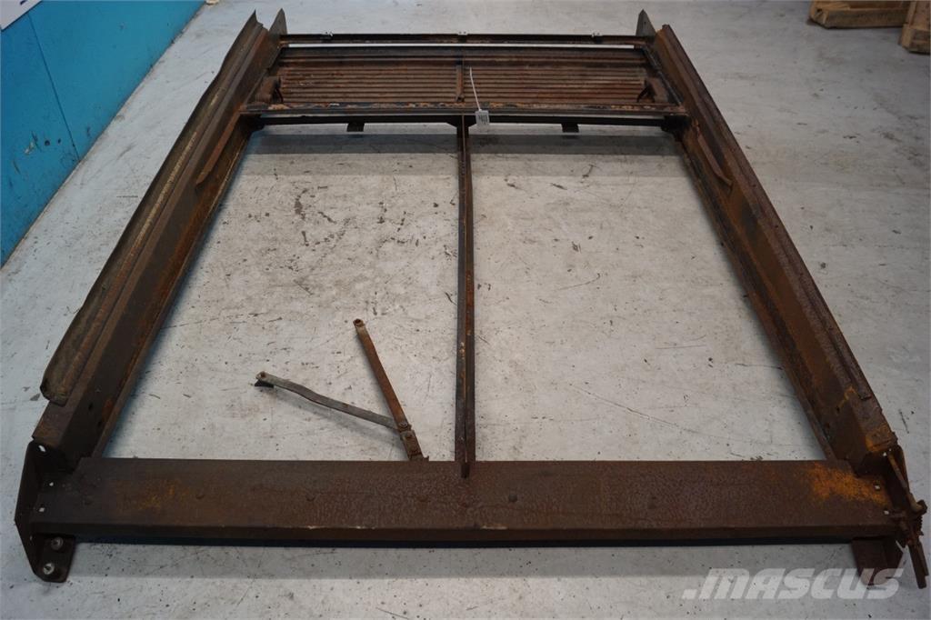 CASE 8010 Homok és Sószórók