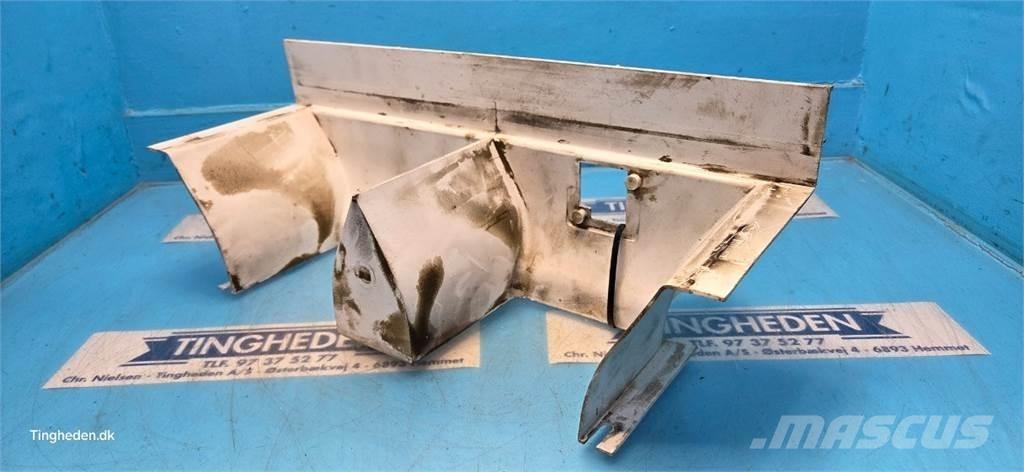 CASE 844XL Vezetőfülke és belső tartozékok