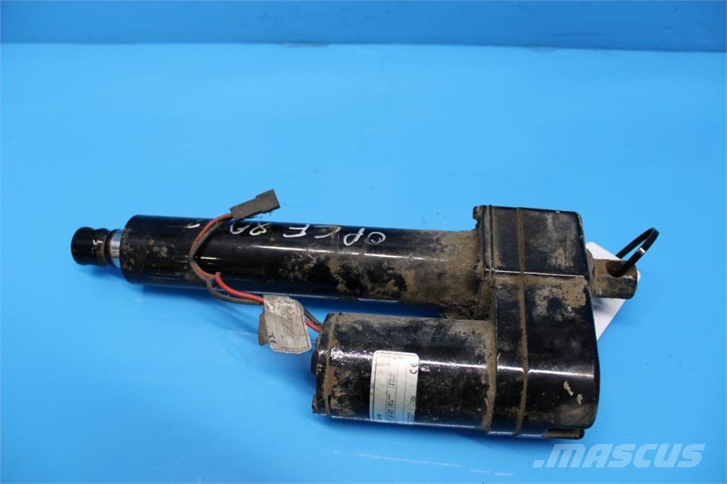 CASE CF80 Elektronika