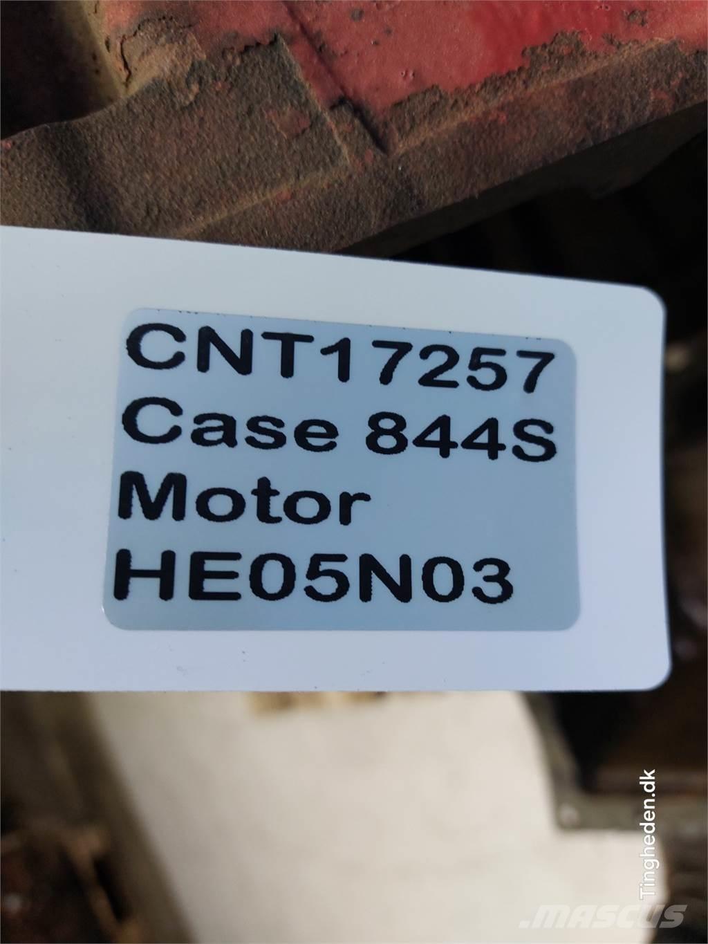 CASE D268 Motorok