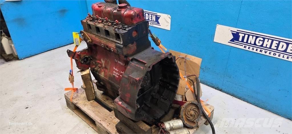 CASE D268 Motorok