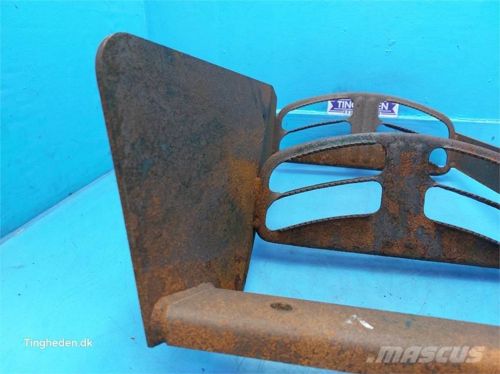 CASE Farmall 95A Egyéb traktor tartozékok
