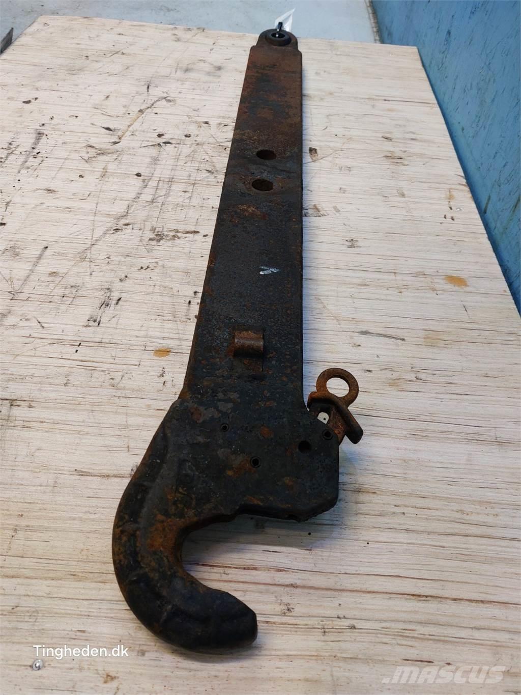 CASE Farmall 95A Egyéb traktor tartozékok