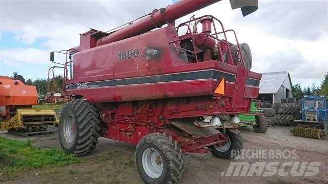 Case IH 1680 Kombájnok