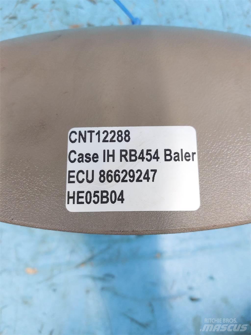 Case IH RB454 Bálaszállító pótkocsi