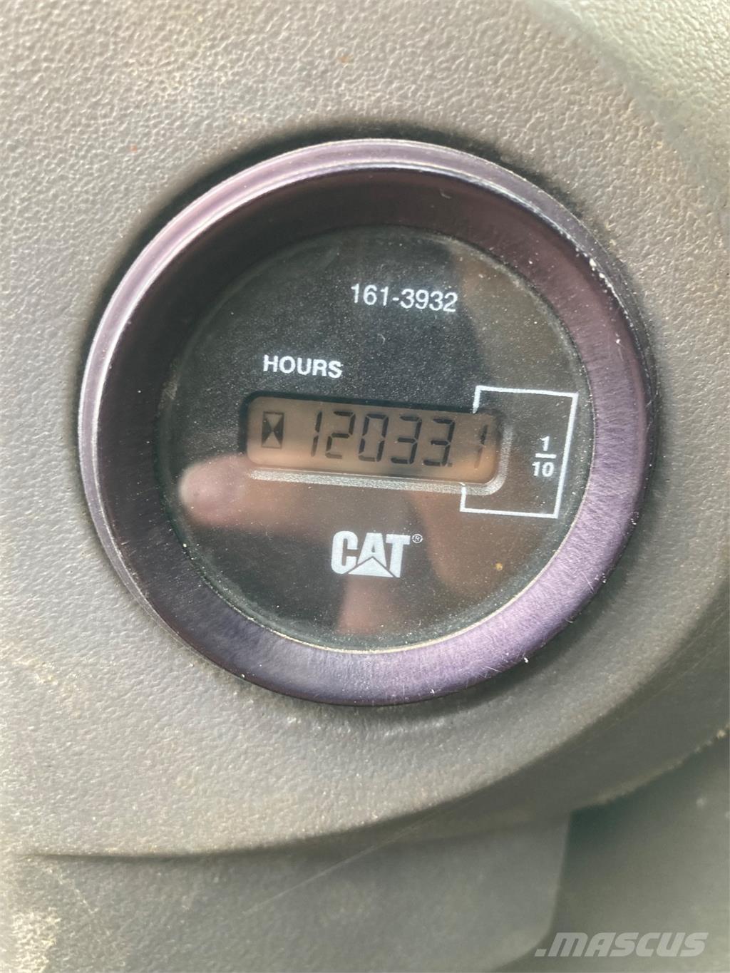 CAT 924G Gumikerekes homlokrakodók