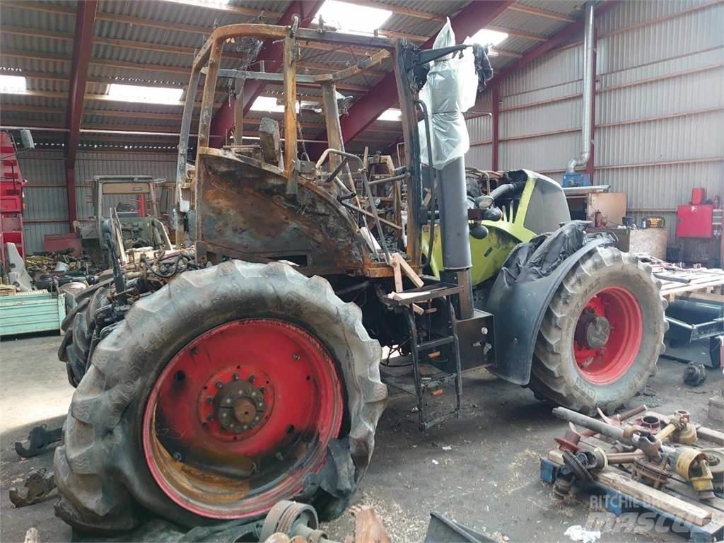 CLAAS Axion 840 Traktorok