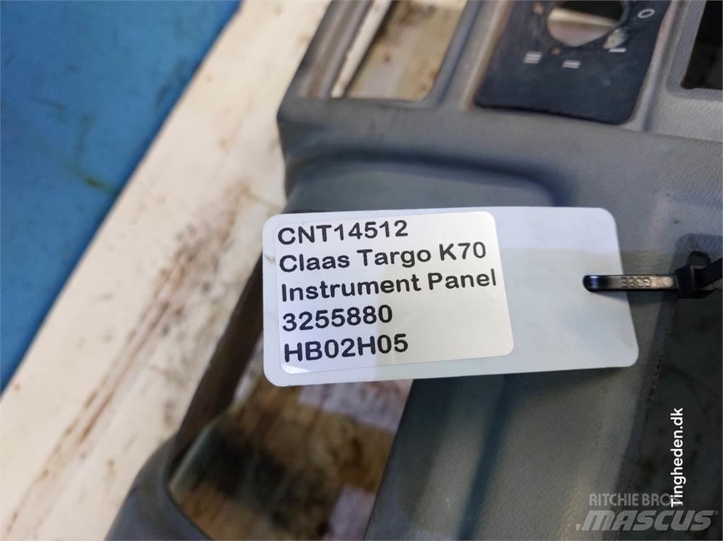 CLAAS Targo K70 Vezetőfülke és belső tartozékok