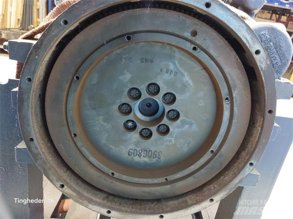 Cummins 6LTAA8.9 Motorok