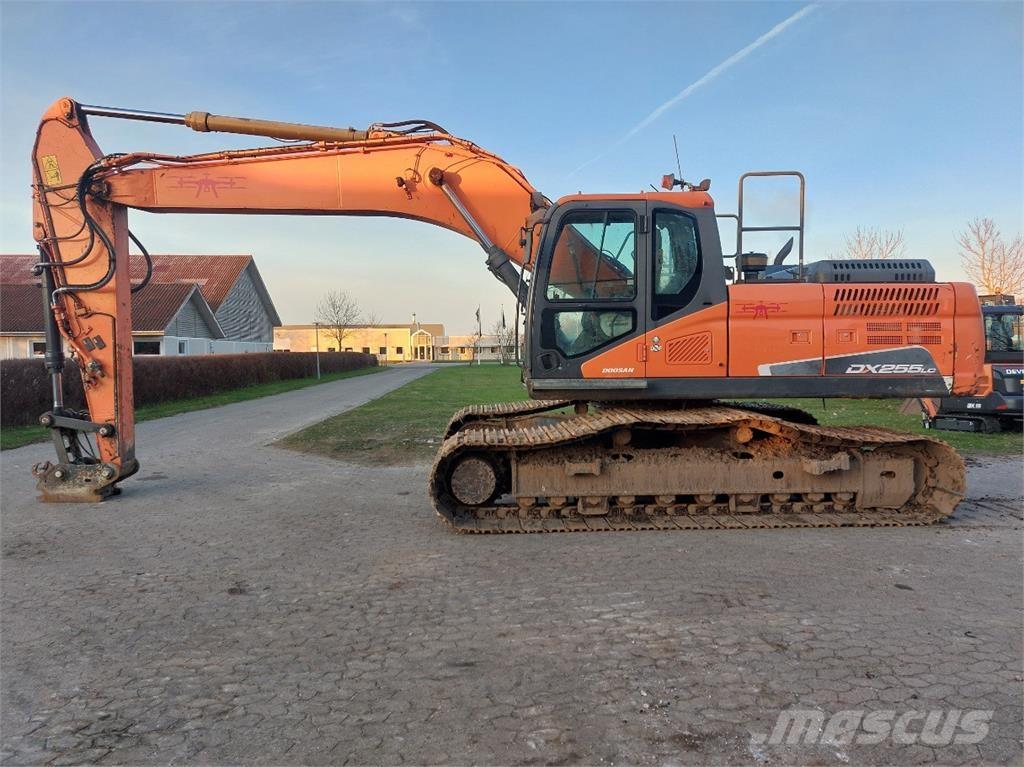 Doosan DX255LC-5 Lánctalpas kotrók
