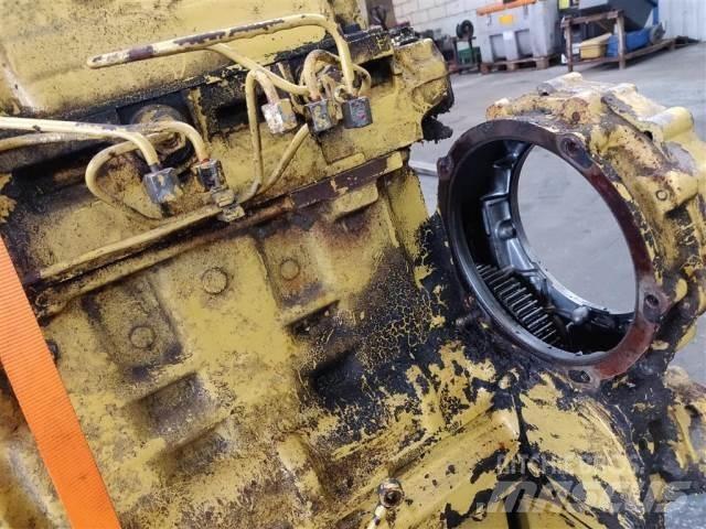 Ford 2725E Motorok