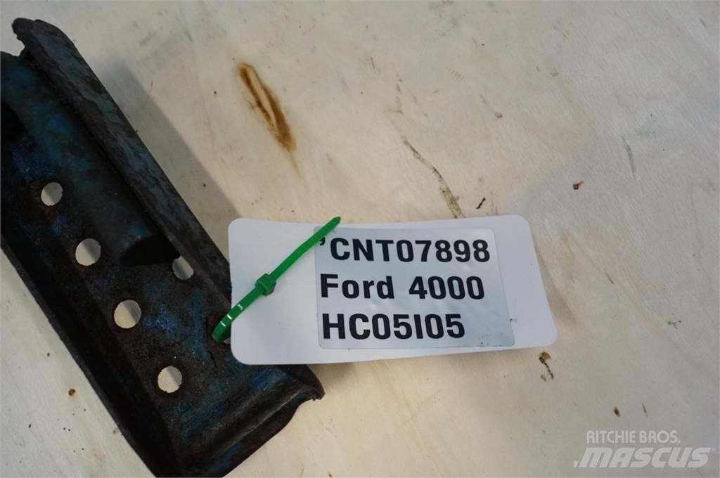 Ford 4000 Vezetőfülke és belső tartozékok