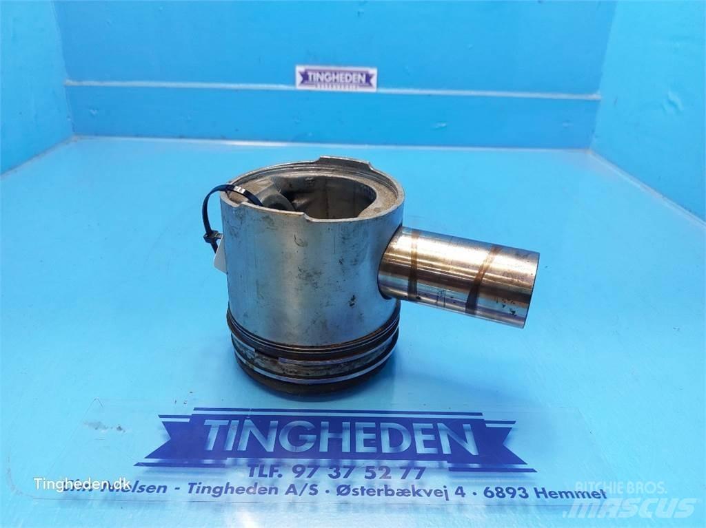 Ford 678 HT Motorok