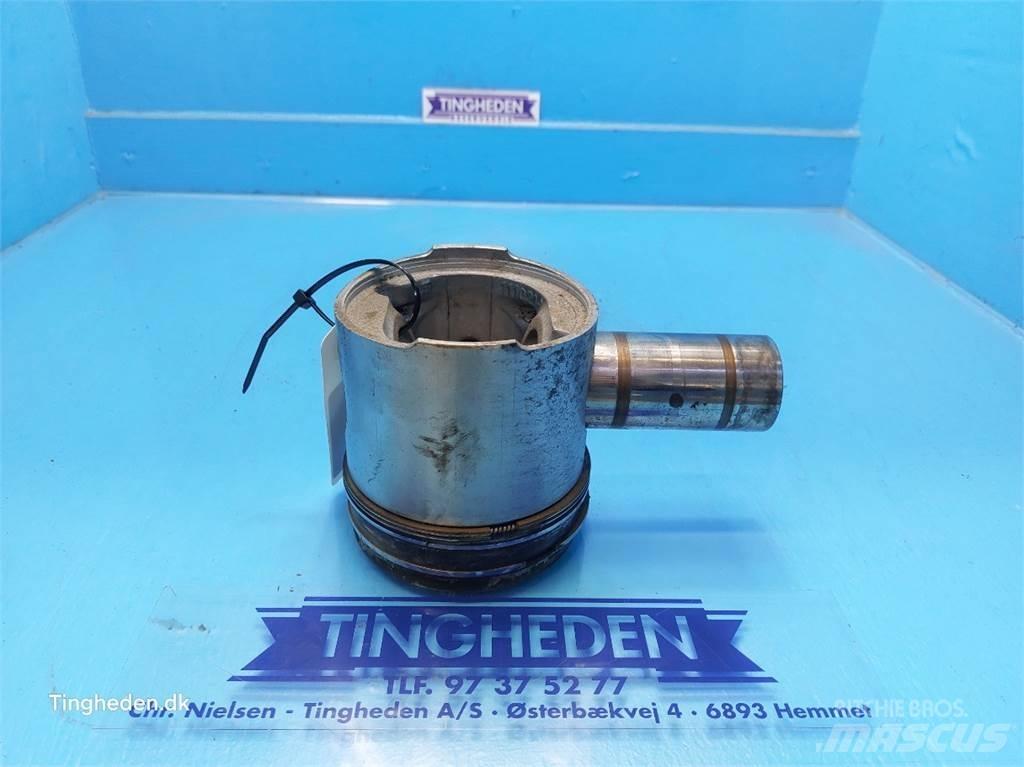 Ford 678 HT Motorok