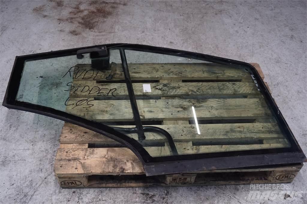 Ford 8340 Vezetőfülke és belső tartozékok
