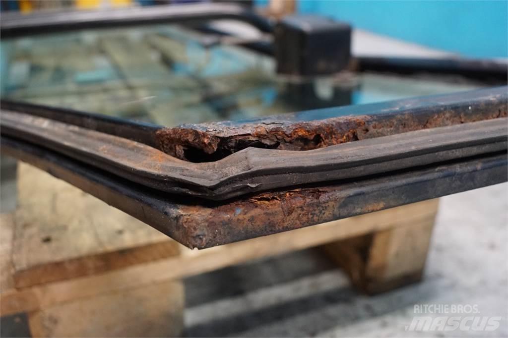Ford 8340 Vezetőfülke és belső tartozékok