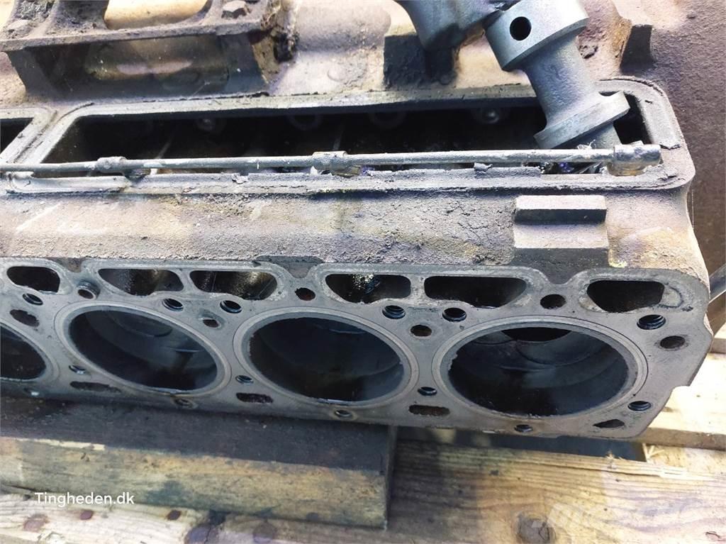 Ford Trader 590E Motorok