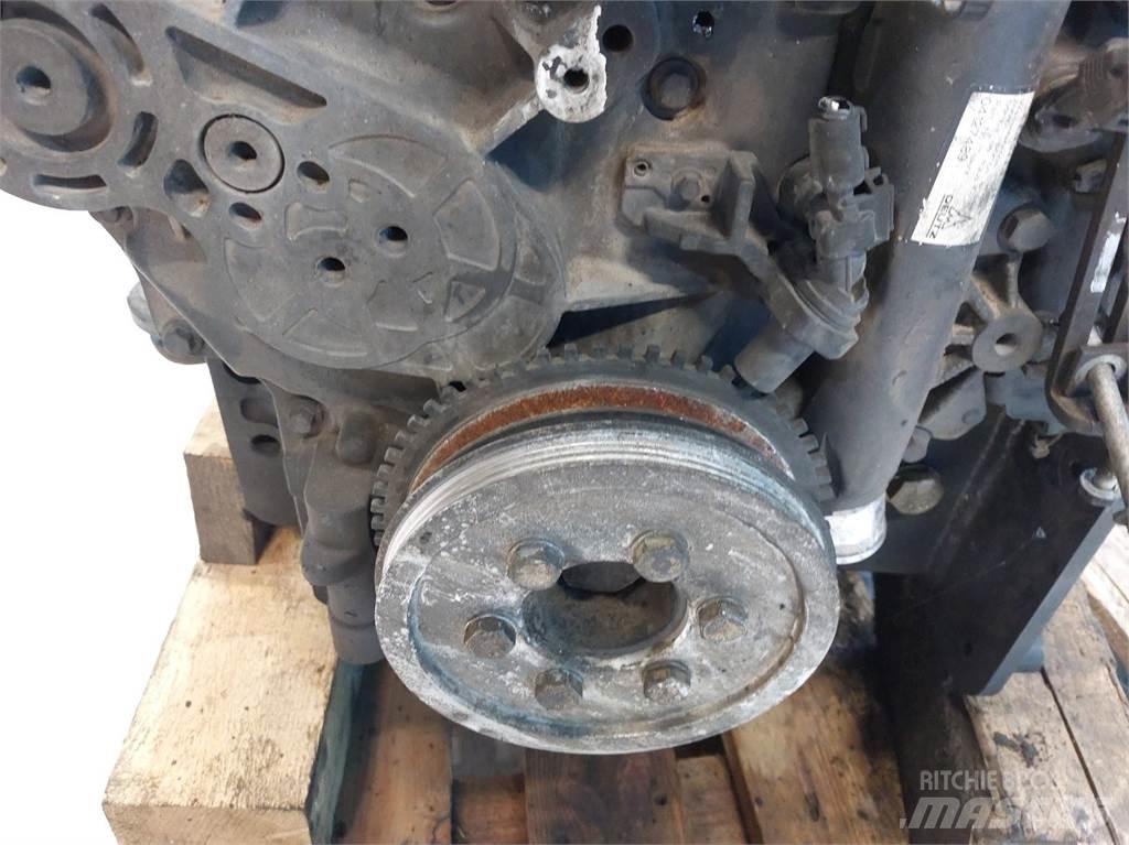 Gehl AL750 Motorok