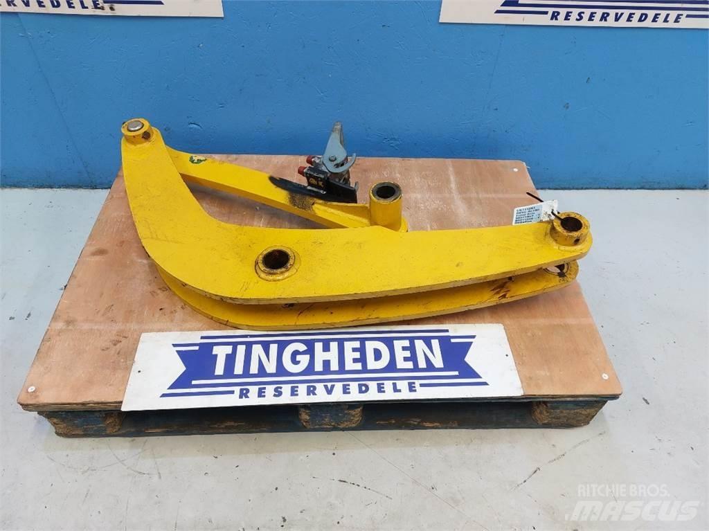 Gehl AL750 Gémek és dipperek
