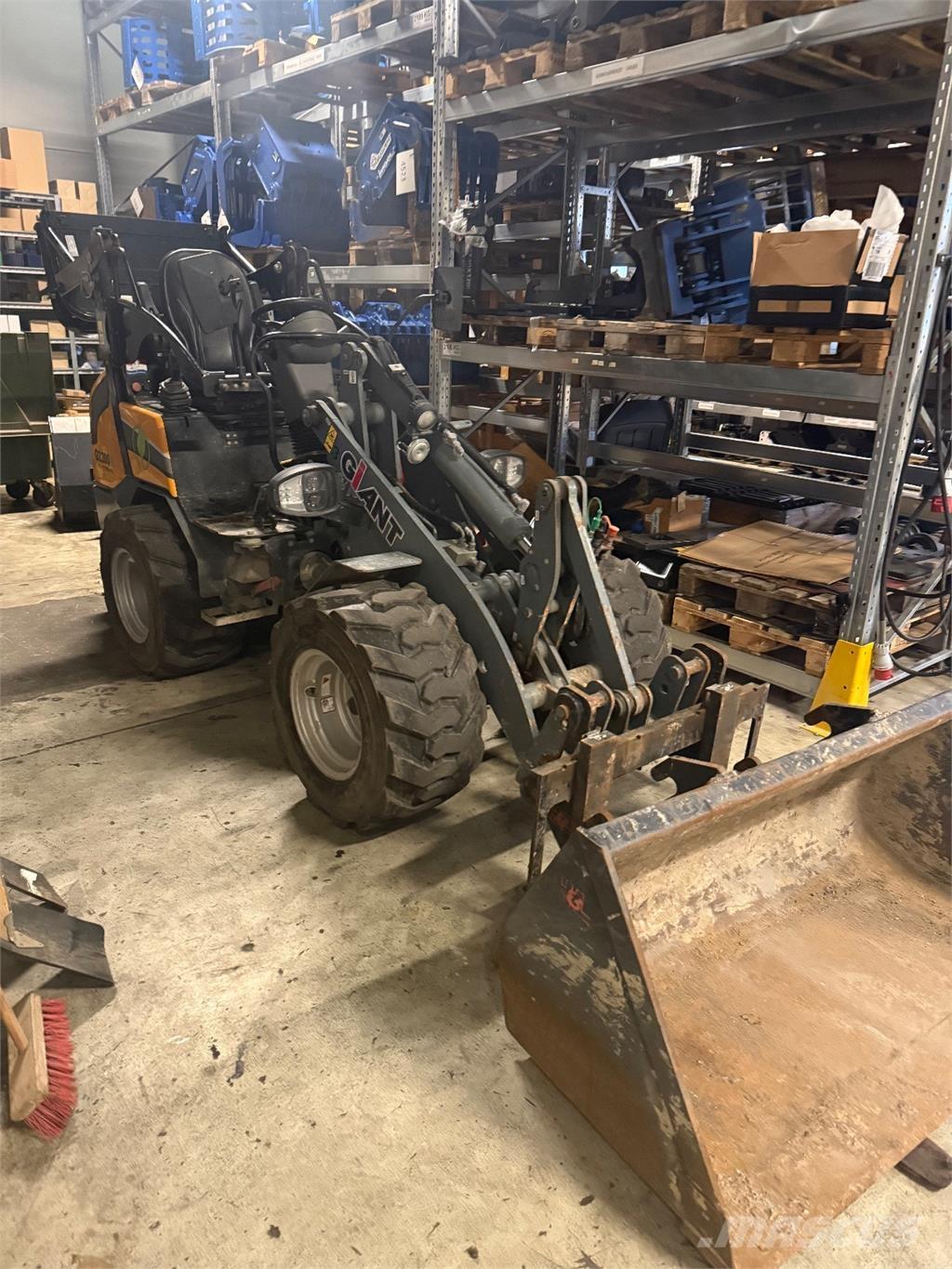 GiANT G2200E Mini homlokrakodók