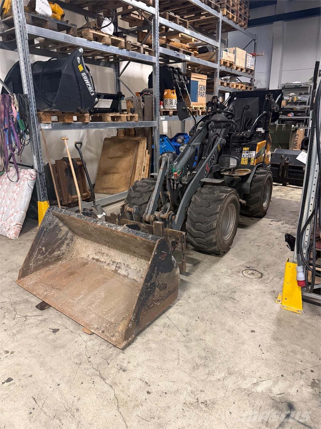 GiANT G2200E Mini homlokrakodók