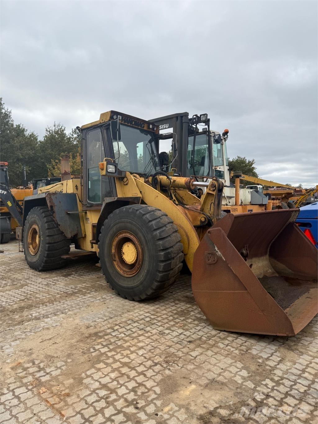 Hanomag 60E Gumikerekes homlokrakodók