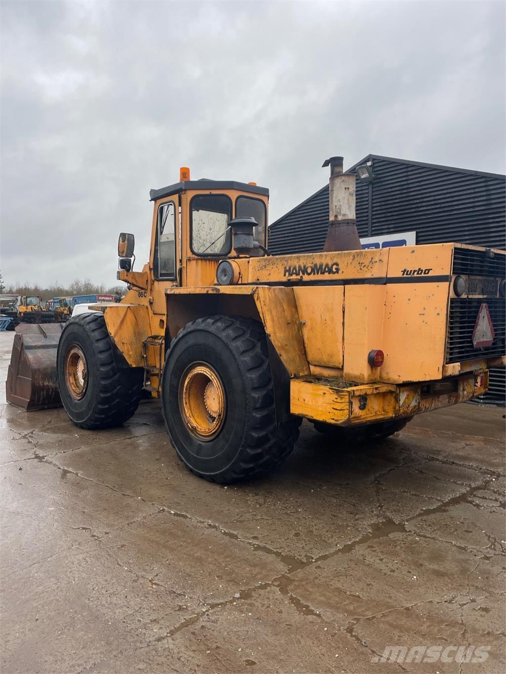 Hanomag 66C Gumikerekes homlokrakodók
