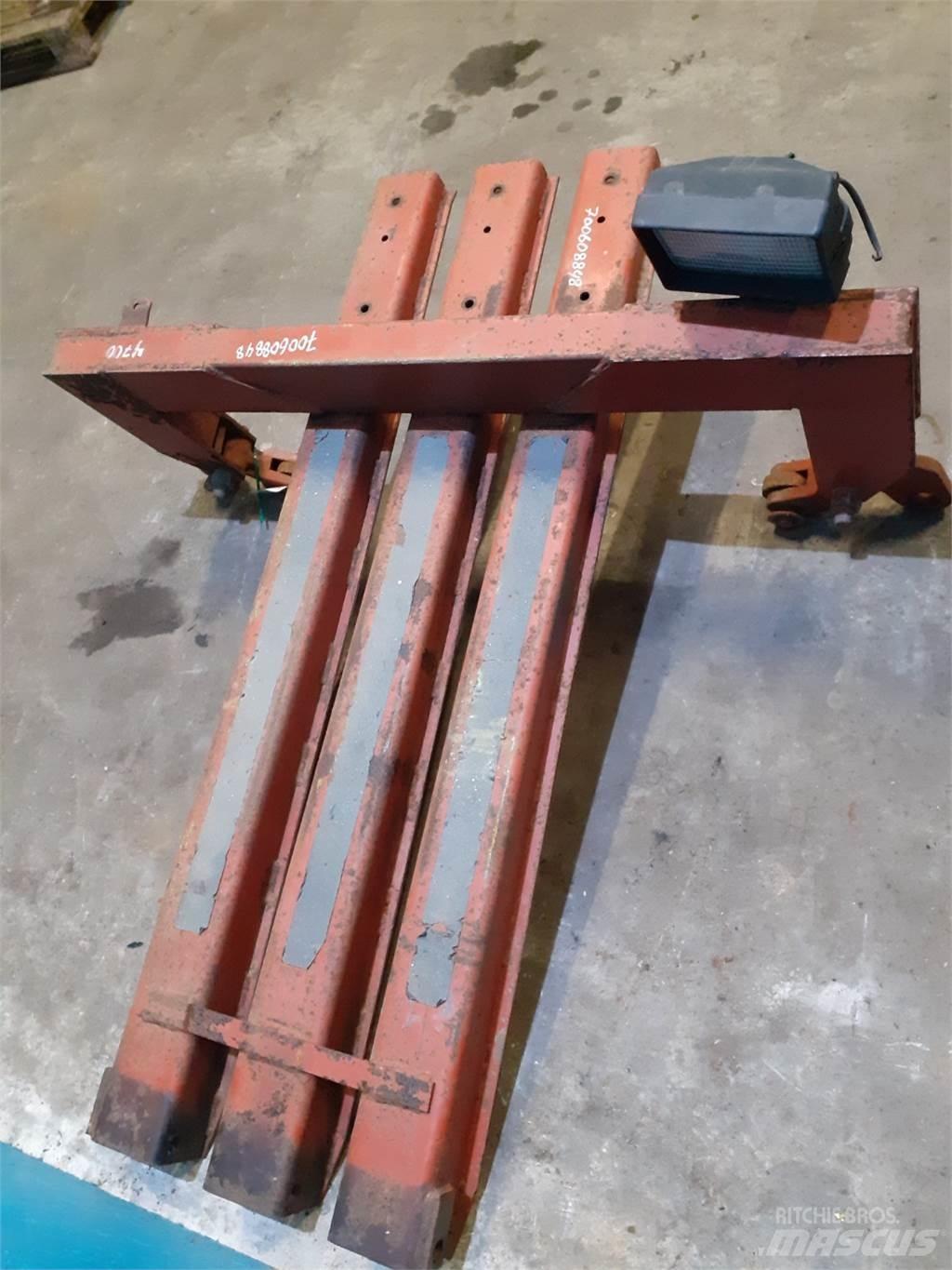 Hesston 4700 Bálafogó