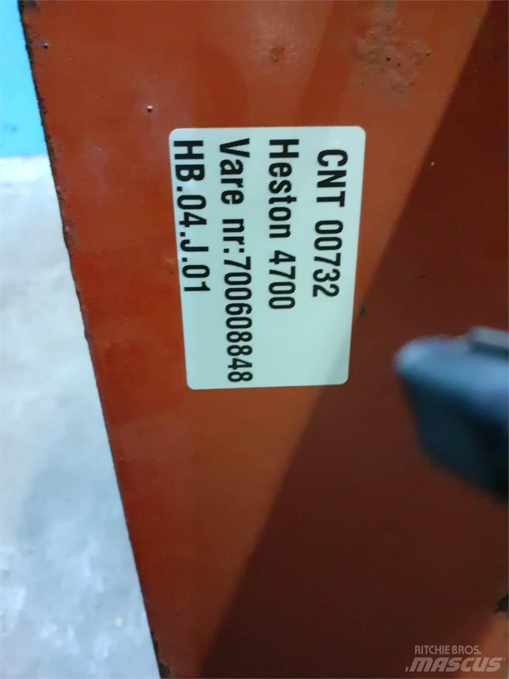 Hesston 4700 Bálafogó